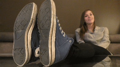 Cassandra’s Footjob Fantasy – High Quality